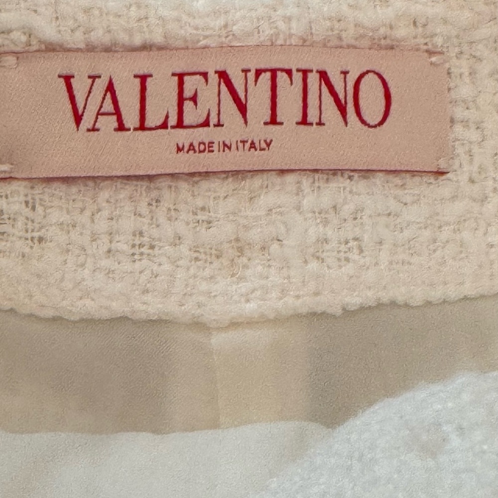 Valentino cotton couture tweed
Size 0 or XS - Picture 10 of 11
